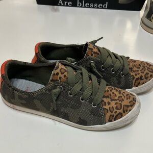 Jelly Pop lightweight slip on tennis shoes